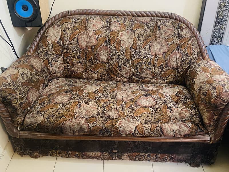 6 Seater Sofa - Frame Solid - Needs Poshish - Lahore 1