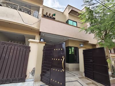 5 Marla House For Sale In Johar Town Phase 2 - 5 Bedrooms, 2 Kitchens