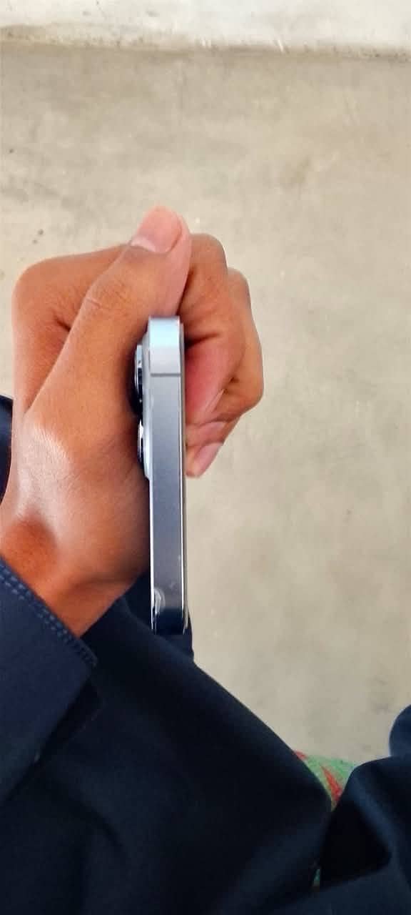 Apple iPhone 13 Pro Max 4