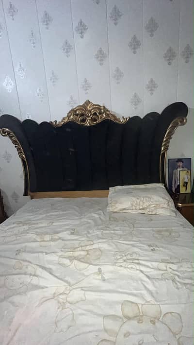 bed+side tables+almari+showcase+dewan