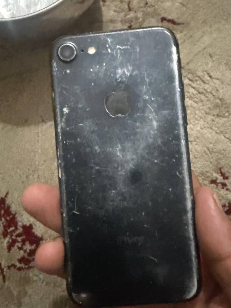 Apple iPhone 7 3