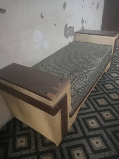 dewan for sale urgent