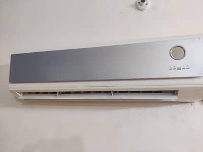 I m selling my ac in very good condition
