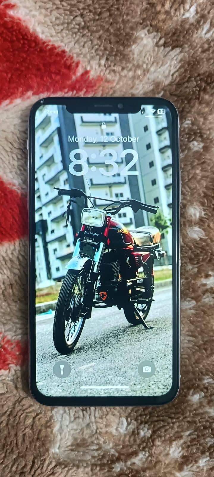 Apple iPhone X 4