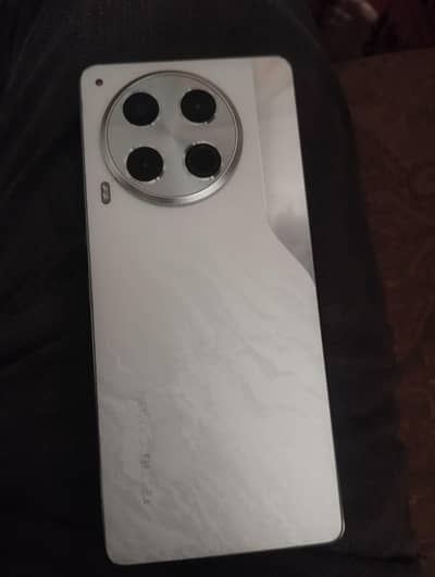 Tecno CAMON 30