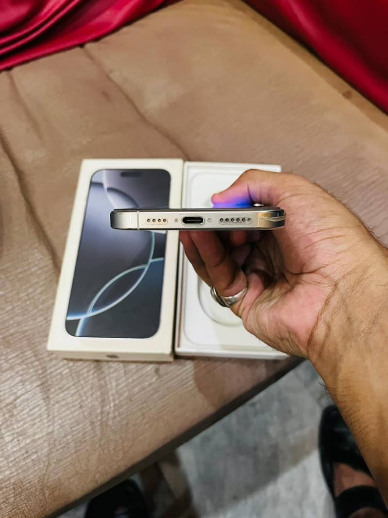 Apple iPhone 16 Pro Max 256 1