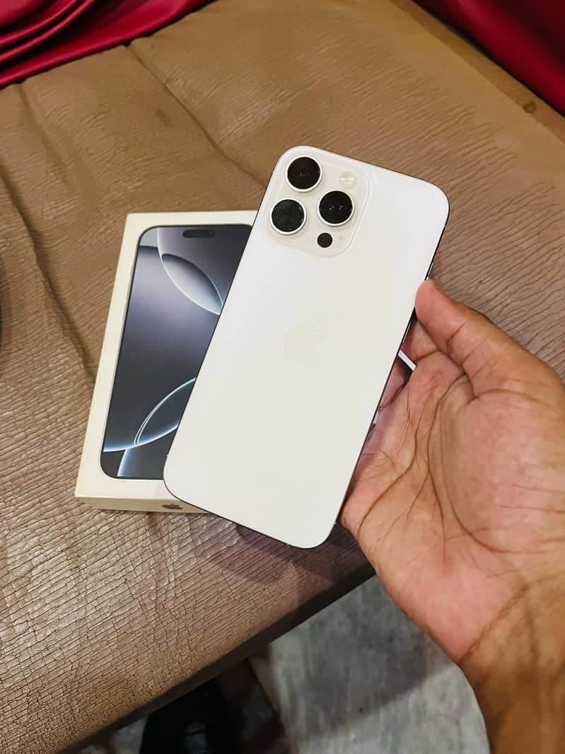 Apple iPhone 16 Pro Max 256 2