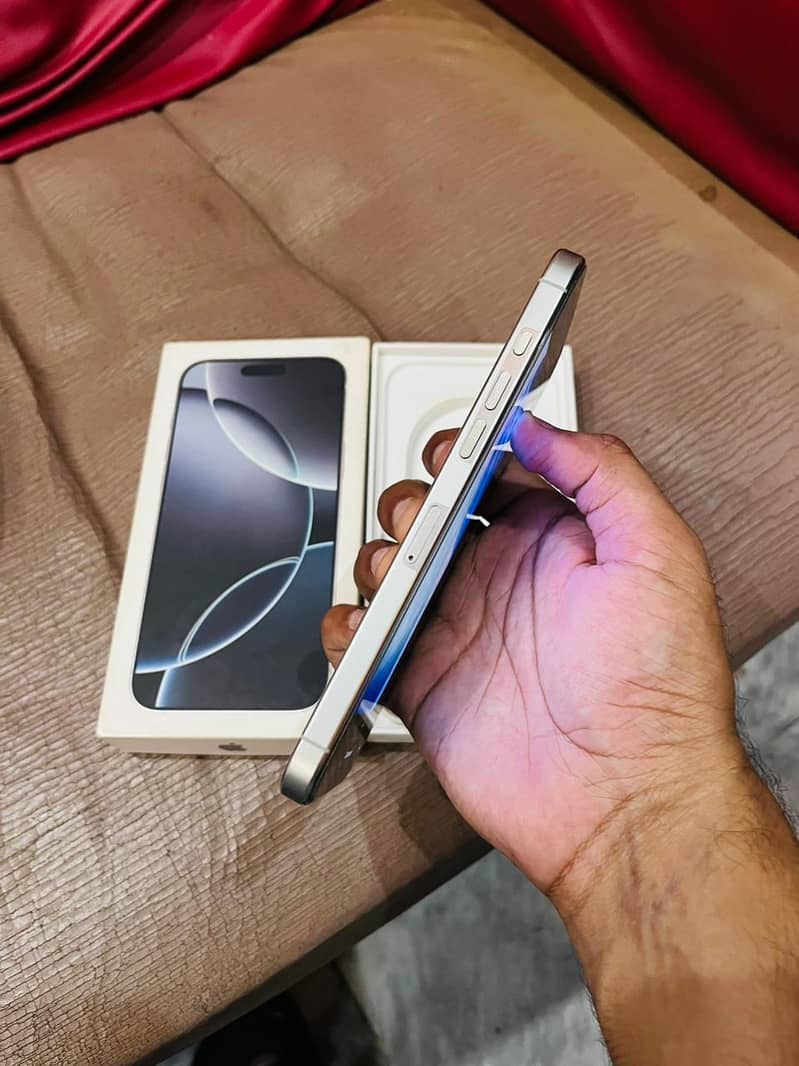 Apple iPhone 16 Pro Max 256 3