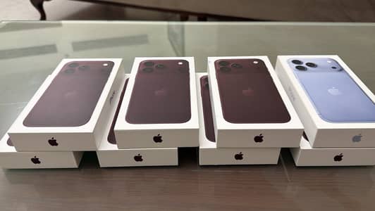 Apple iPhone 18 Pro Max box packed