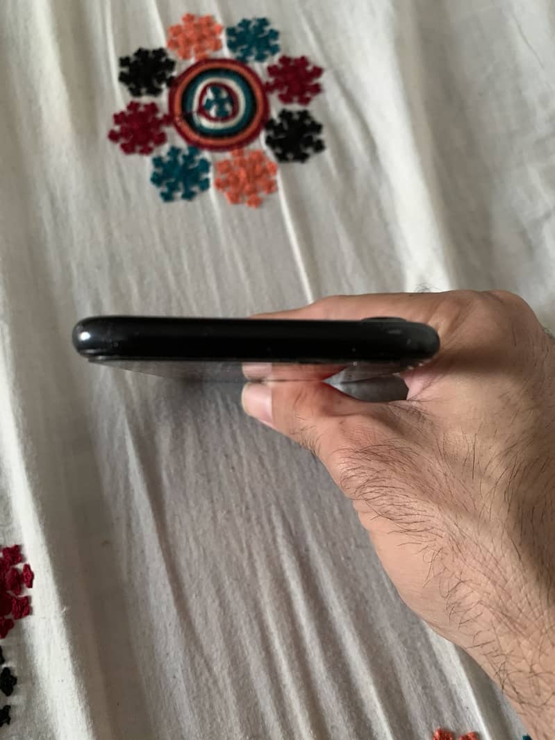 Apple iPhone 7 3
