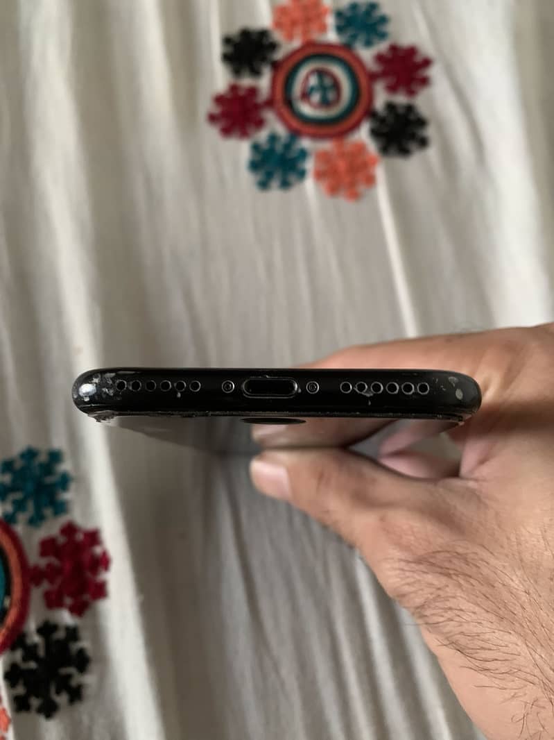 Apple iPhone 7 4