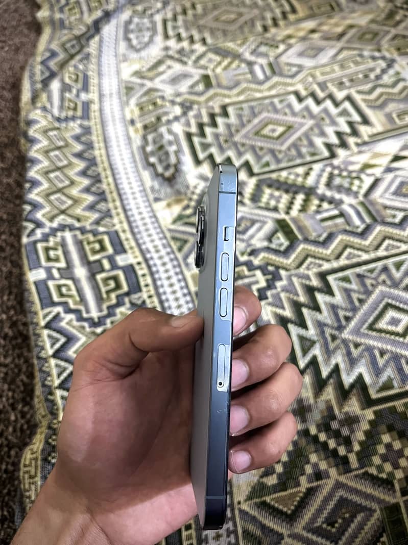 Apple iPhone 13 Pro 1