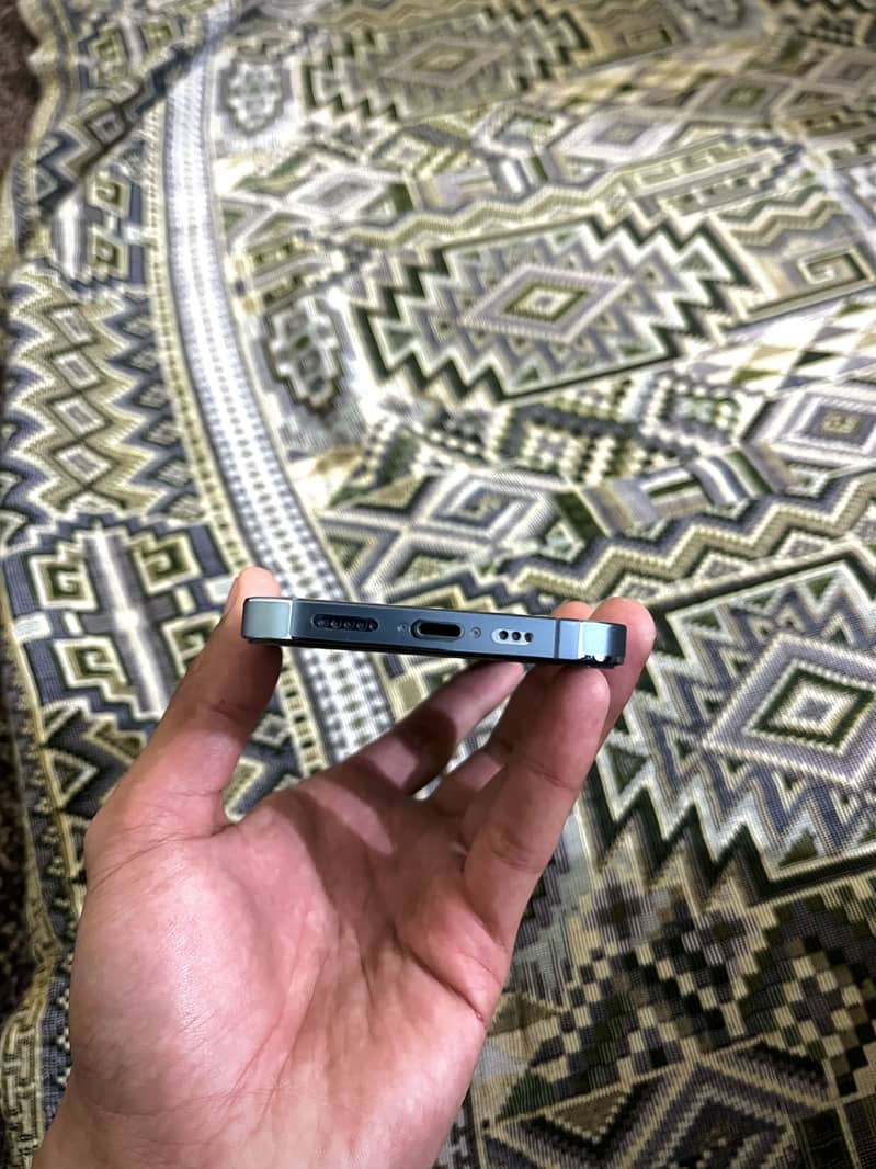 Apple iPhone 13 Pro 2