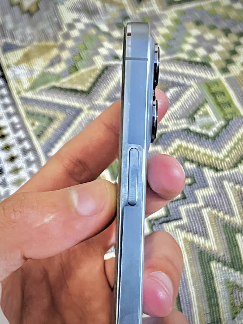 Apple iPhone 13 Pro 6