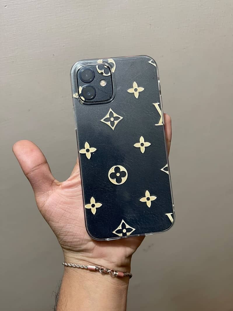 Apple iPhone 12 1