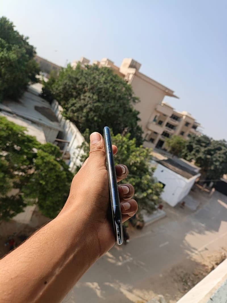 Apple iPhone 11 Pro 1