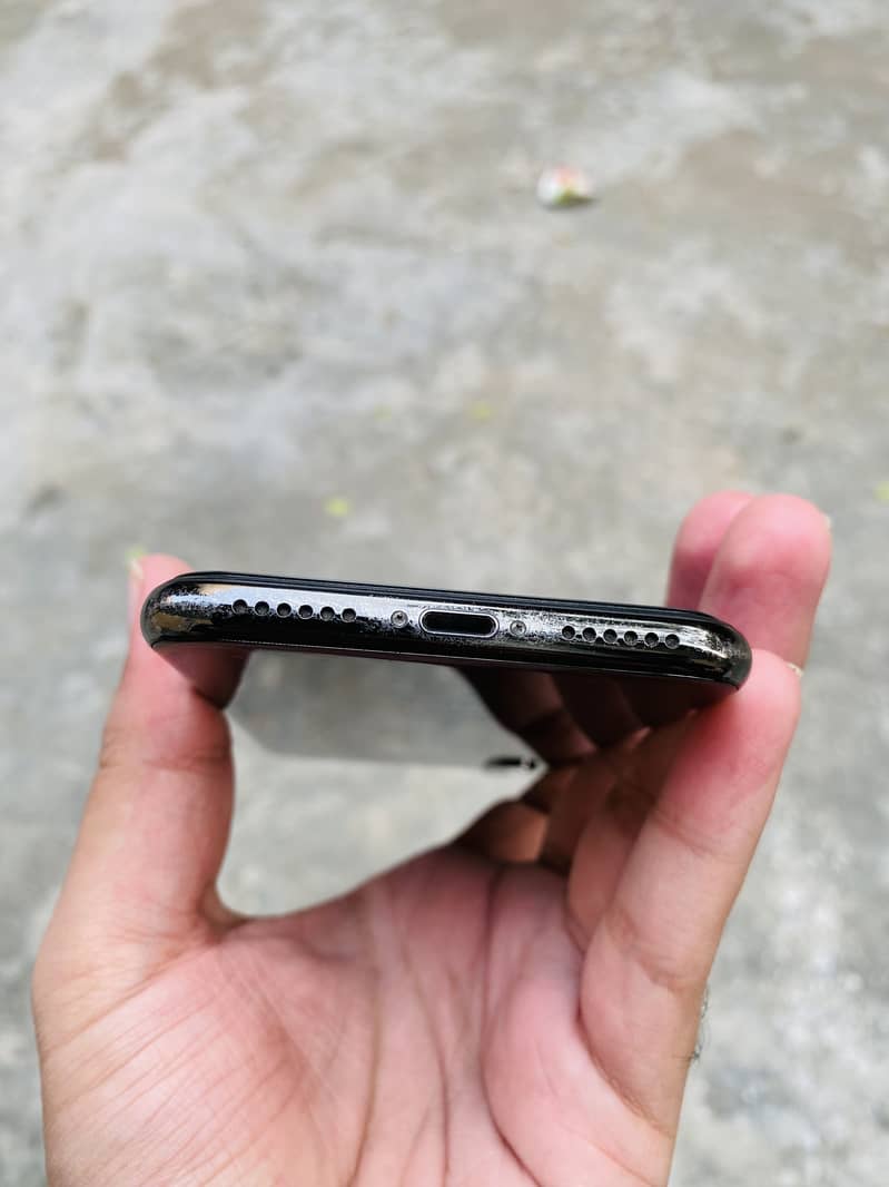 Apple iPhone X 5