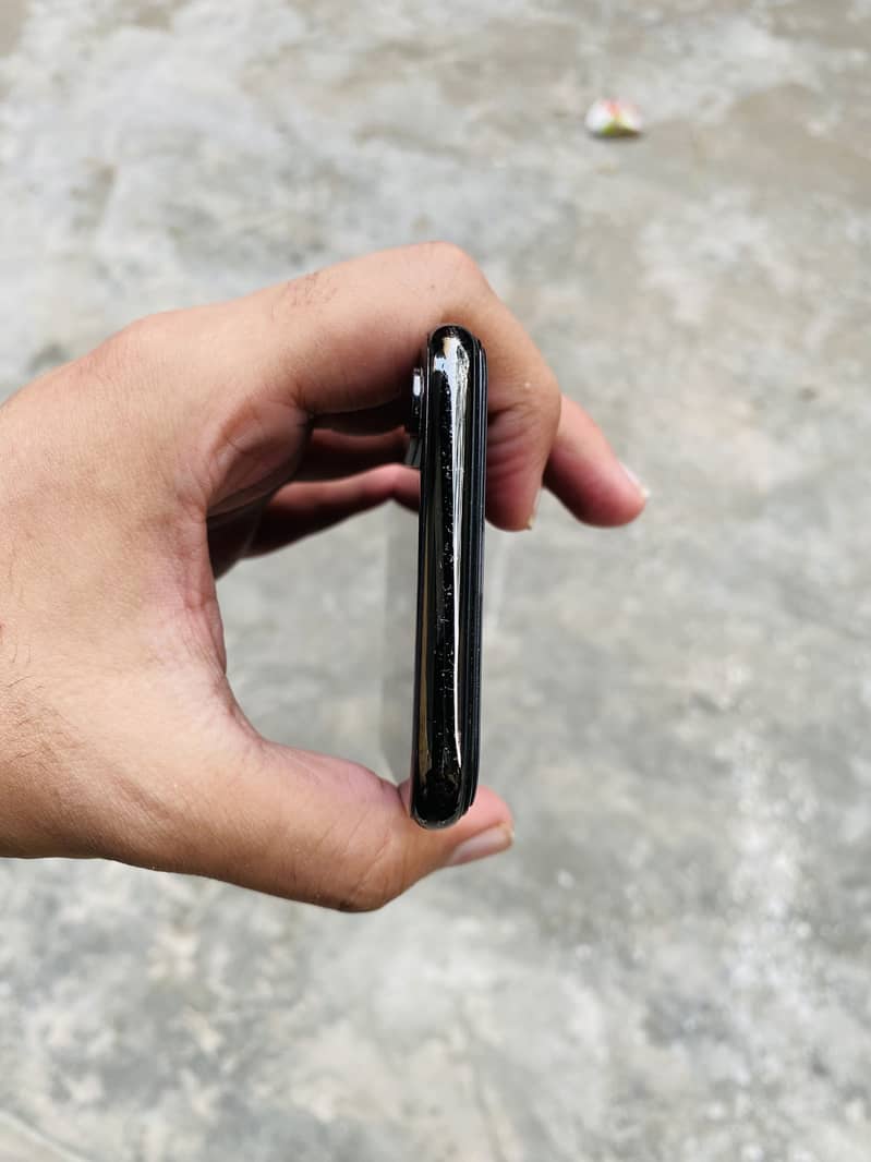 Apple iPhone X 6