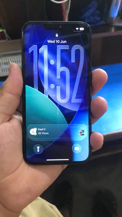 Apple iPhone 13