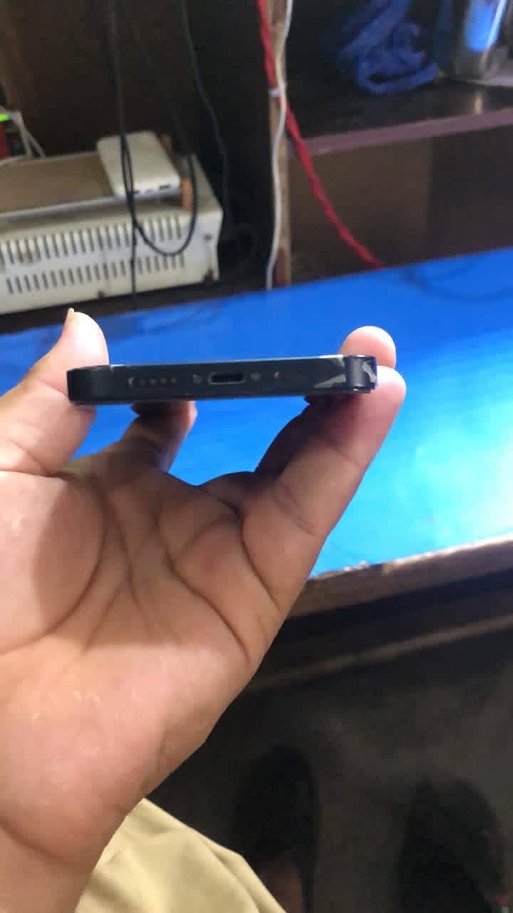 Apple iPhone 13 1