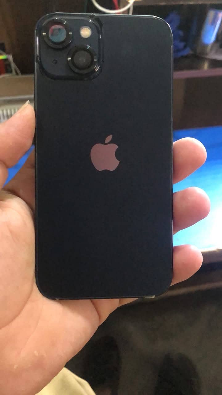 Apple iPhone 13 4
