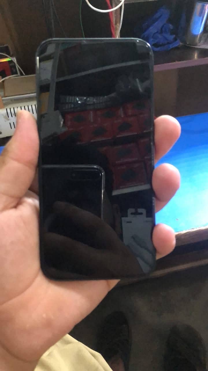 Apple iPhone 13 5
