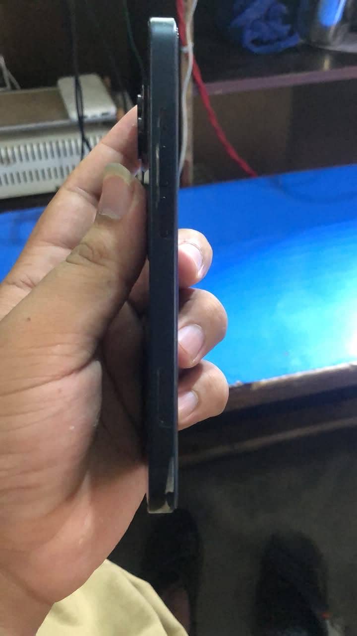 Apple iPhone 13 6