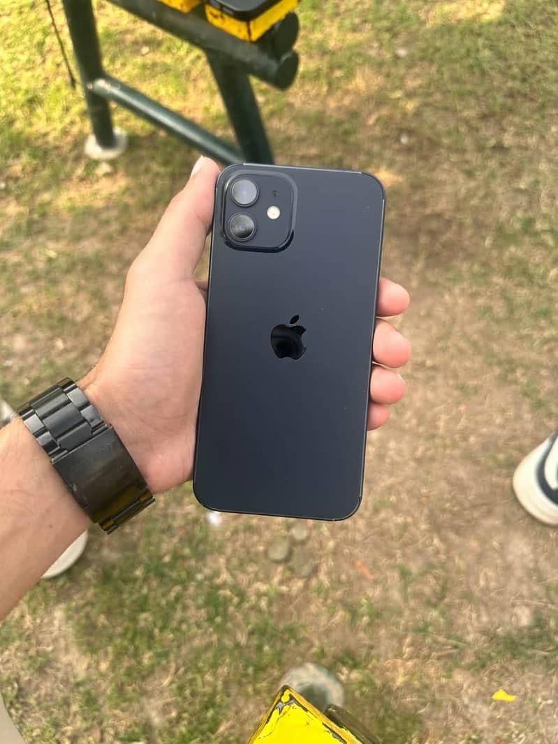 Apple iPhone 12 0