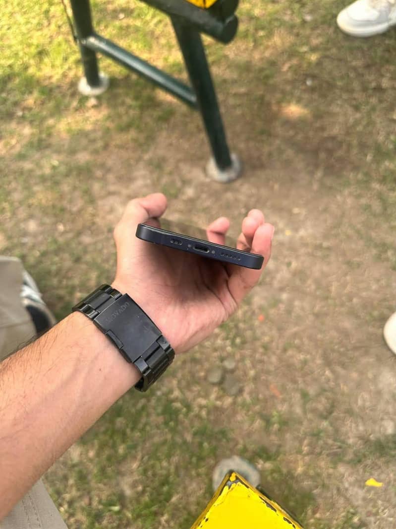 Apple iPhone 12 2