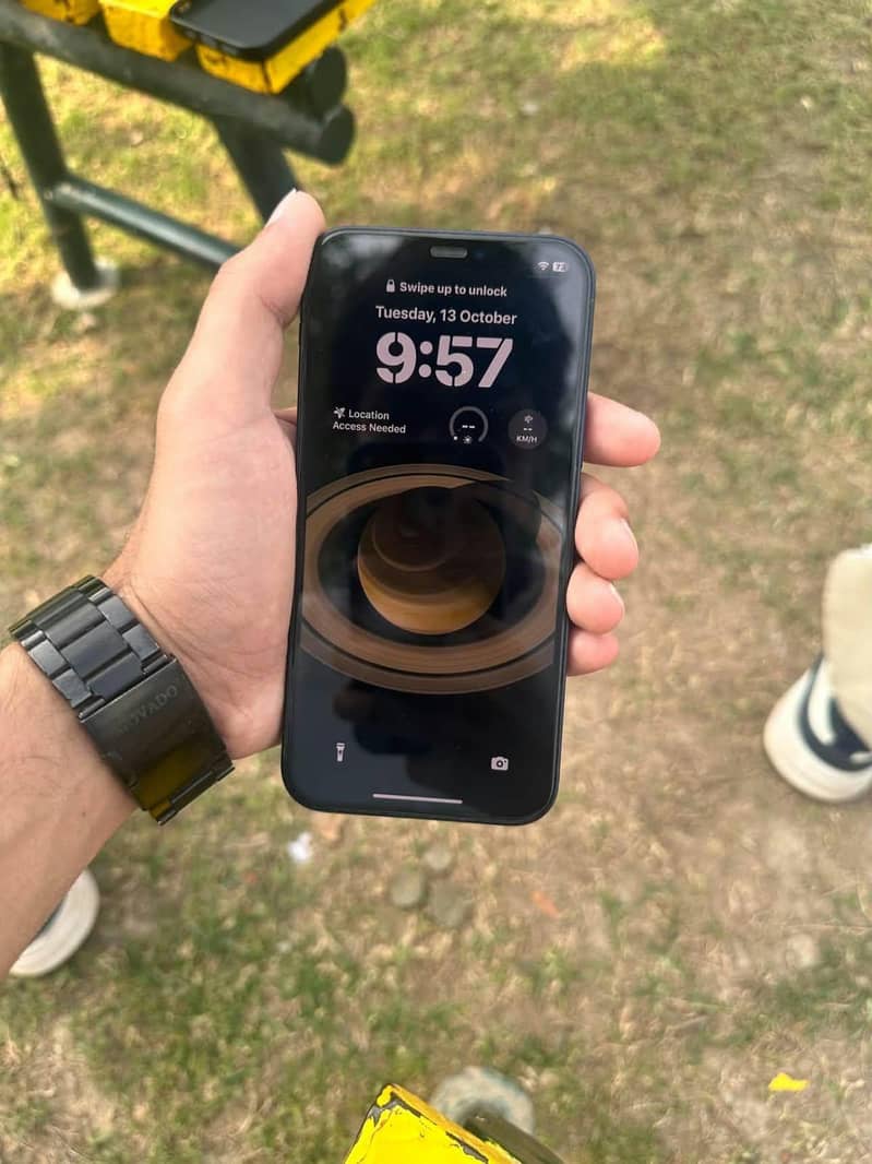 Apple iPhone 12 4