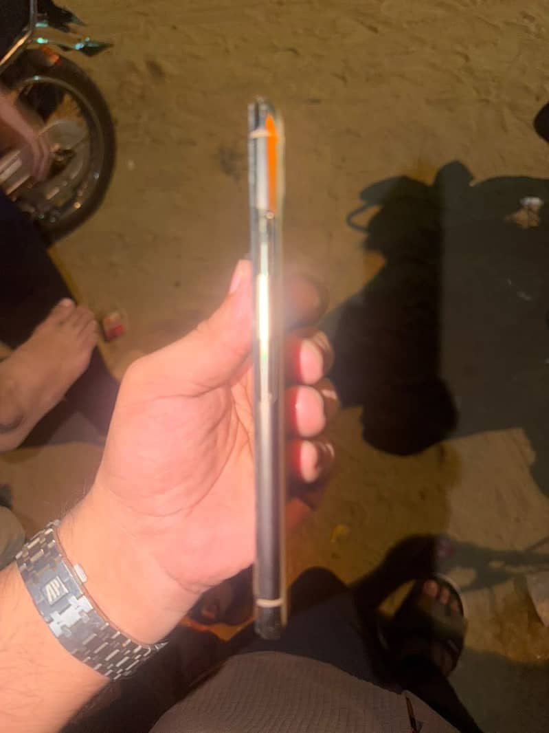 Apple iPhone 11 Pro Max 0