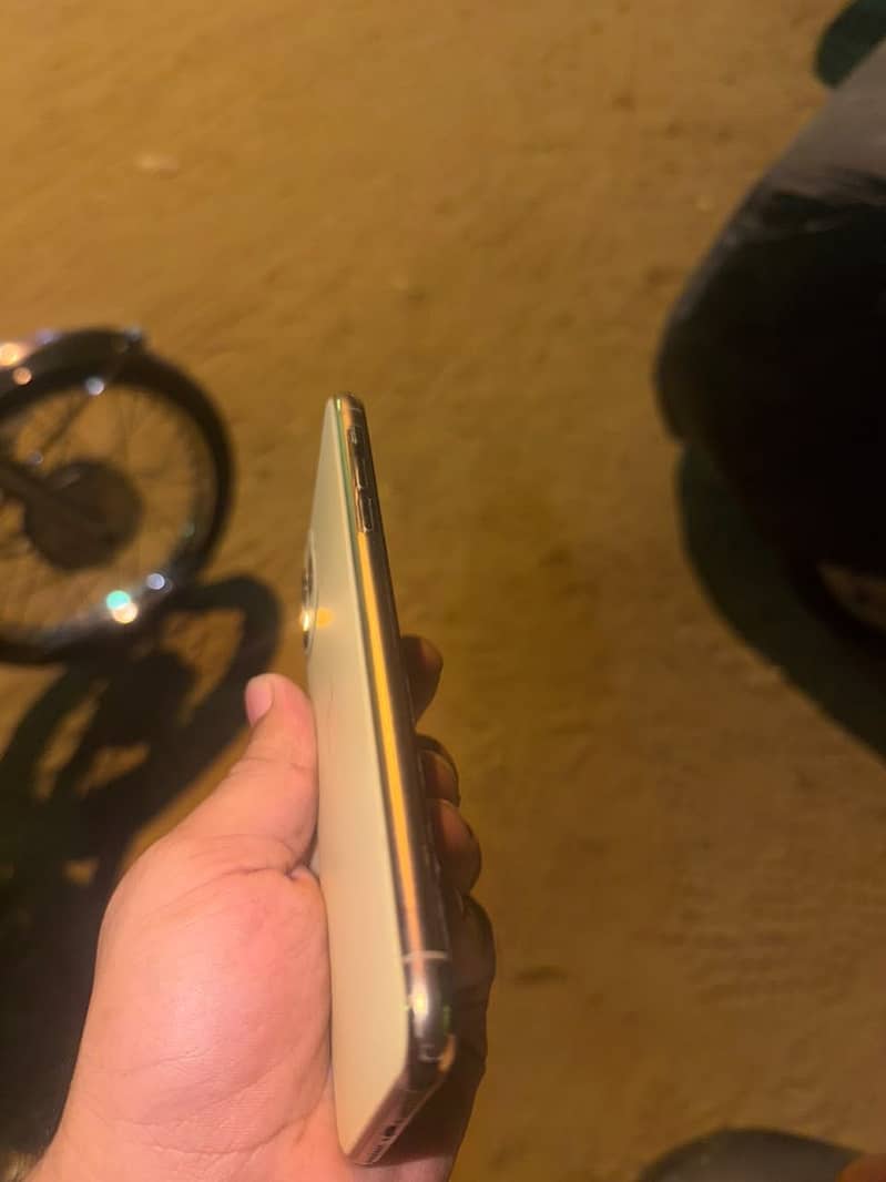 Apple iPhone 11 Pro Max 3