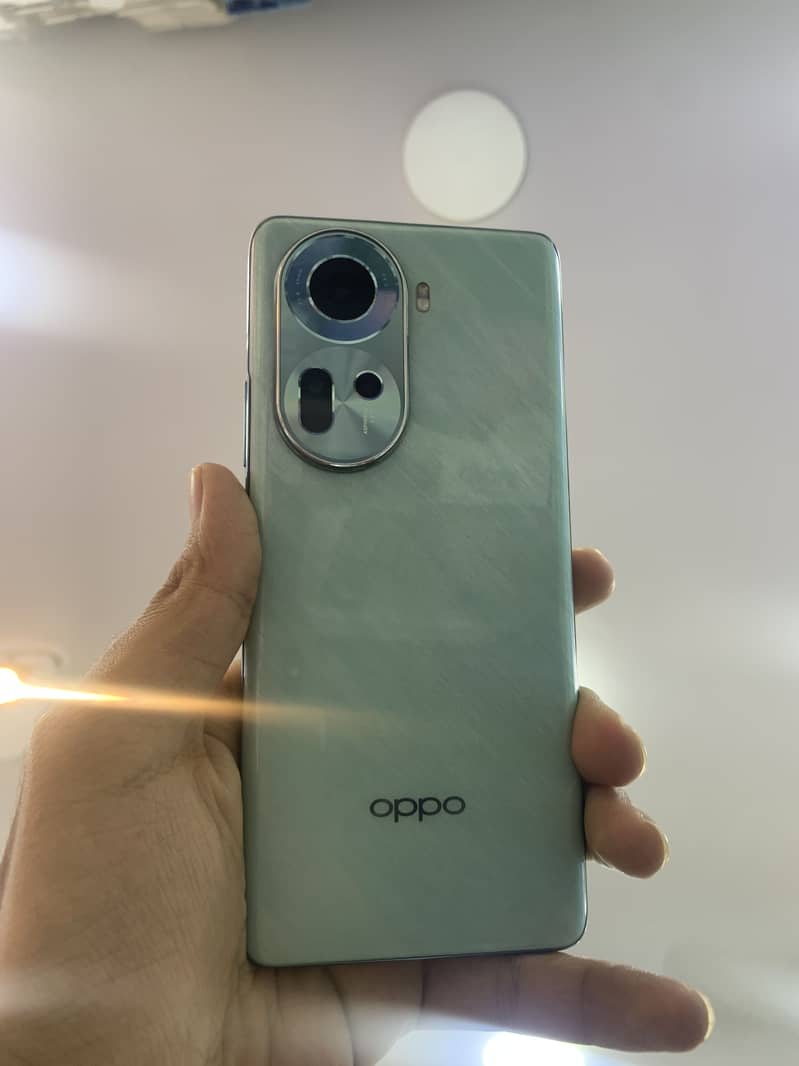OPPO Reno11 0