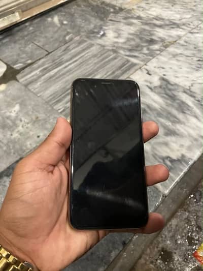 Apple iPhone 11 Pro 10 by 10 phone ha gold colur ma