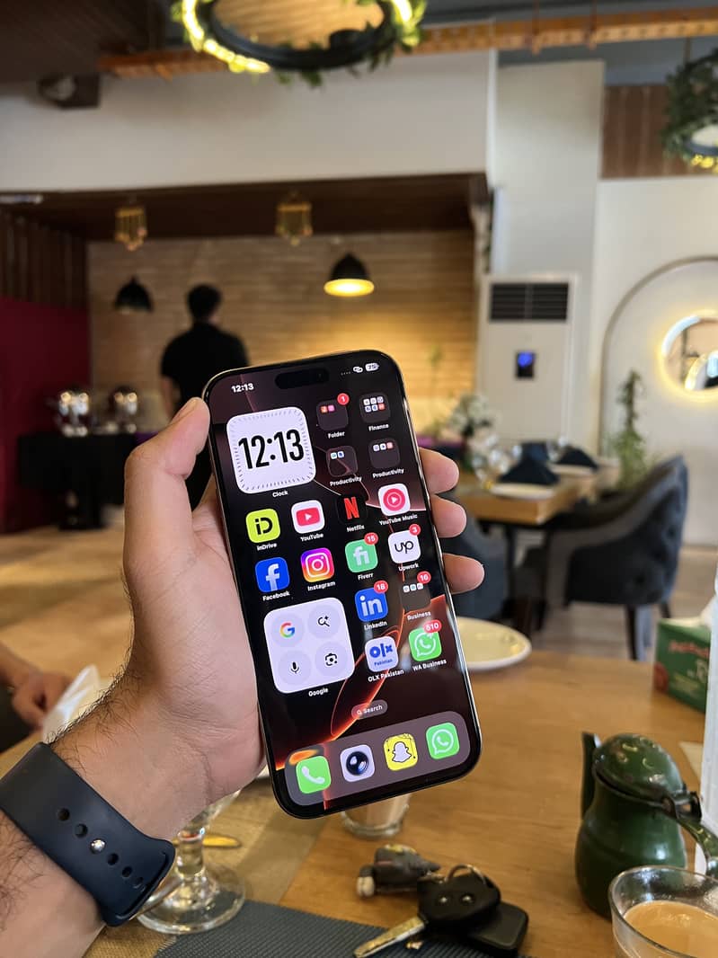 iPhone 16 Pro Max 2
