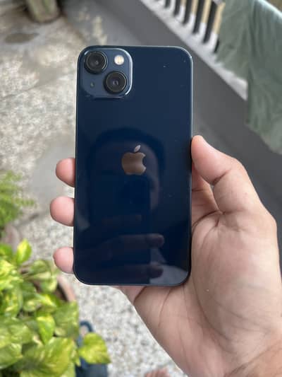 Apple iPhone 13