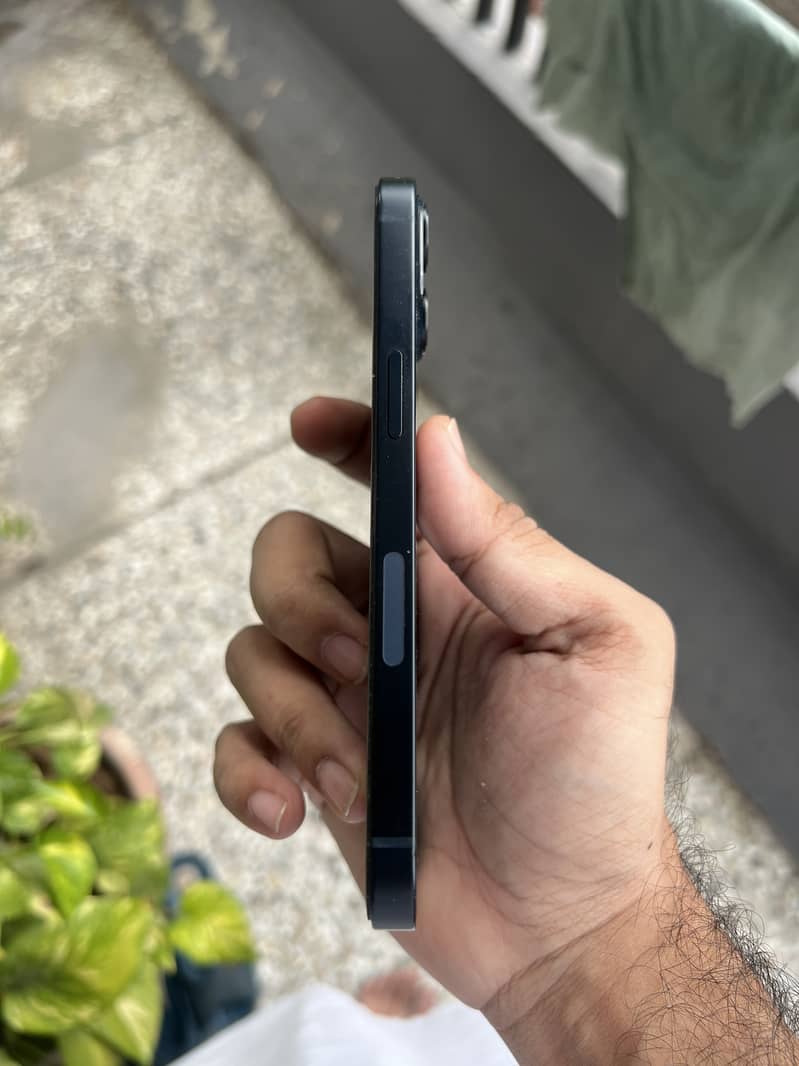 Apple iPhone 13 3