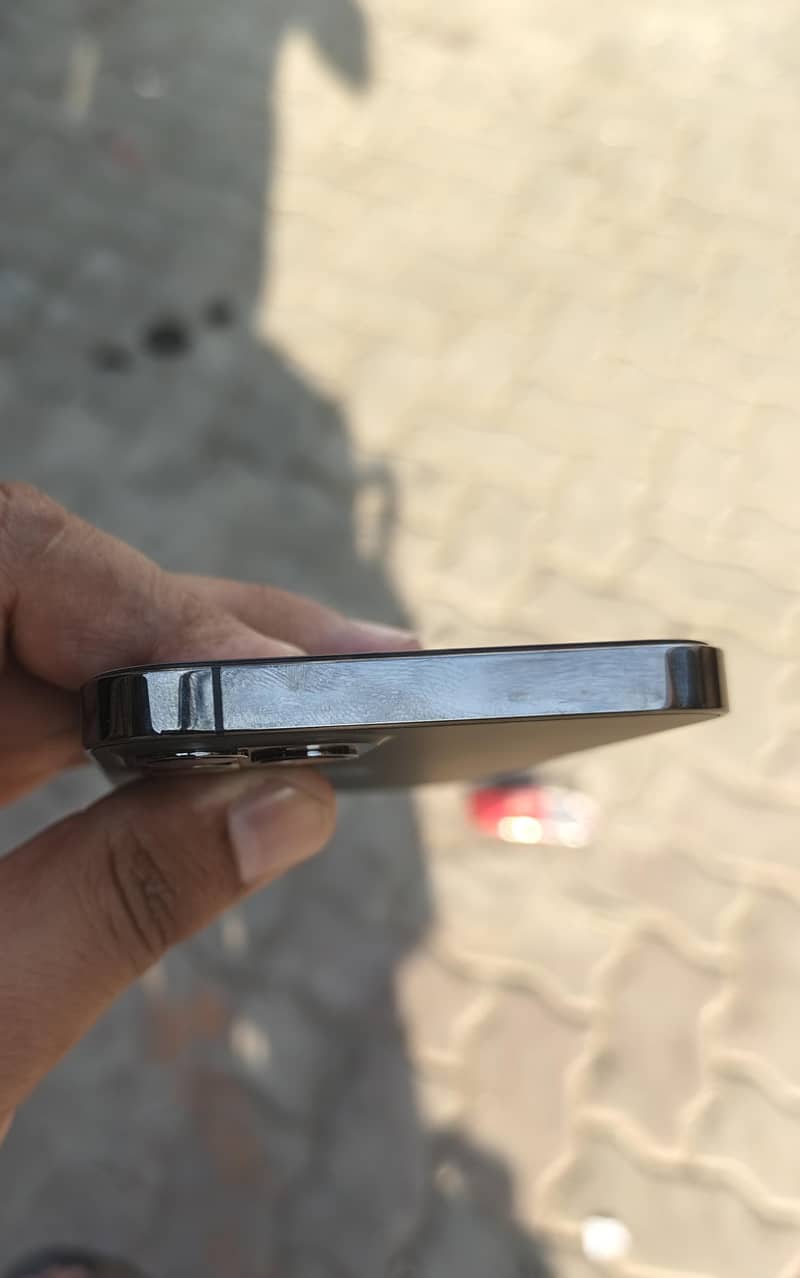 Apple iPhone 12 Pro 2