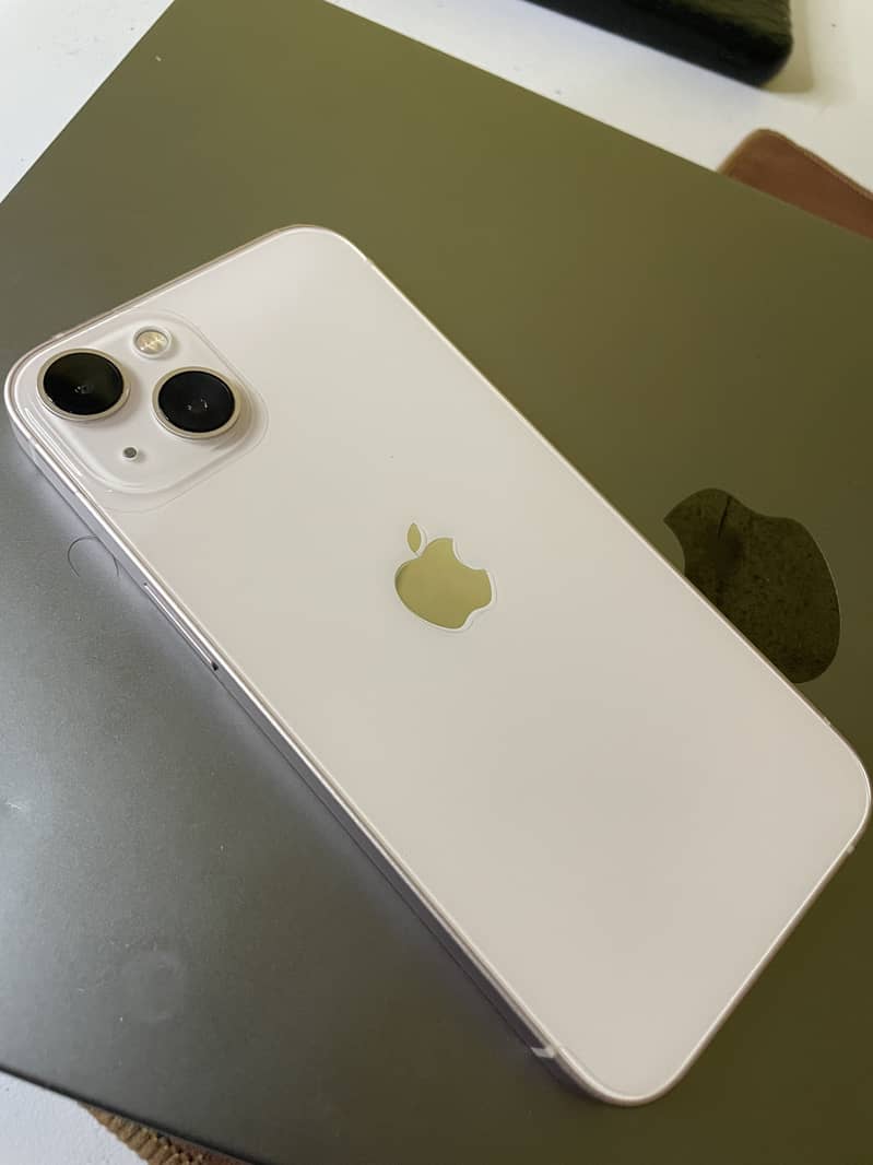 Apple iPhone 13 0