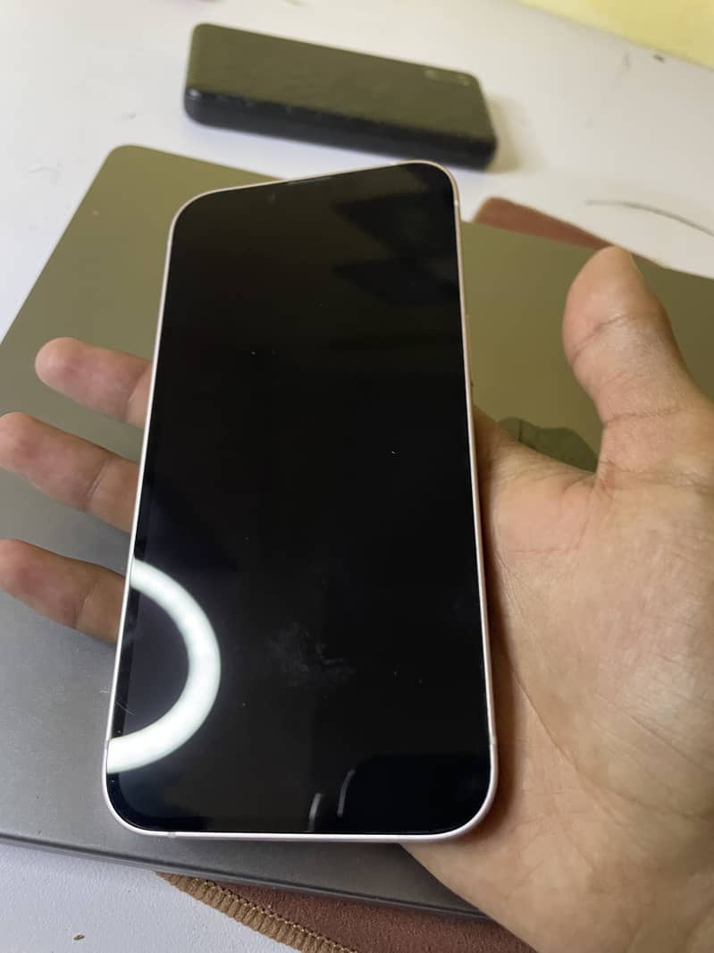 Apple iPhone 13 1