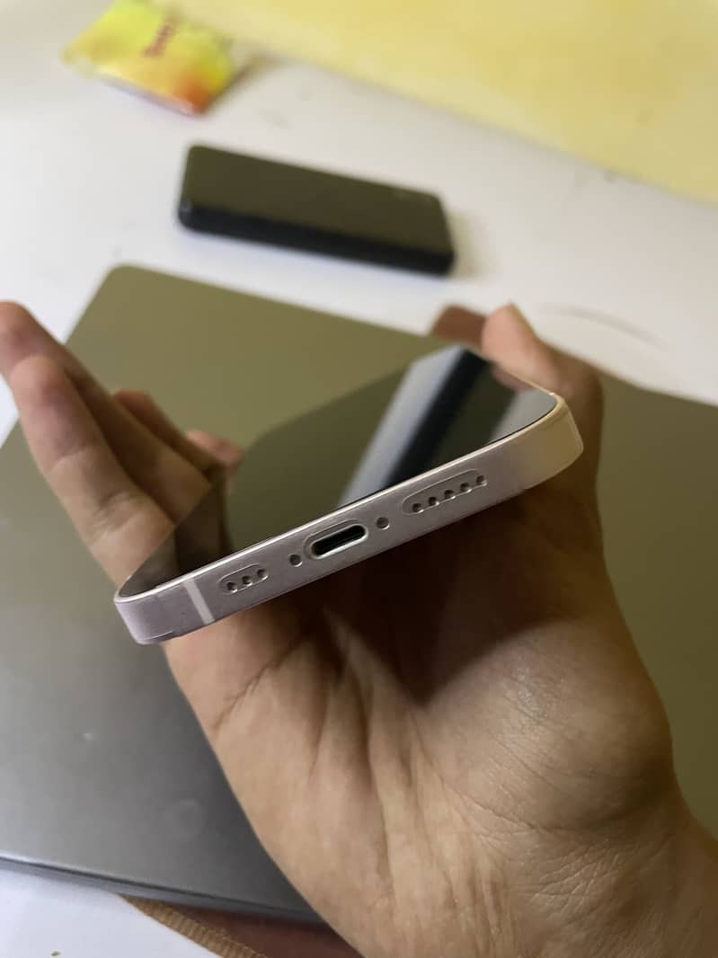 Apple iPhone 13 3