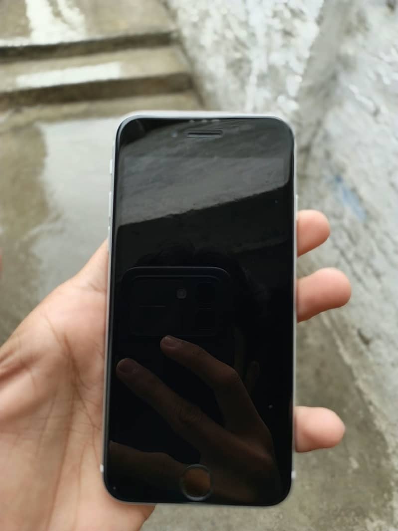 Apple iPhone SE 3