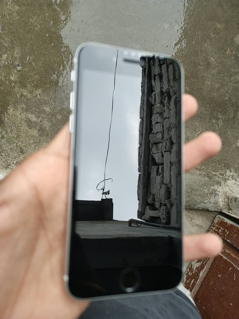 Apple iPhone SE 4