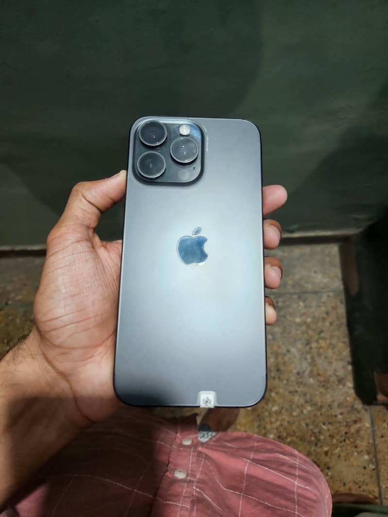Apple iPhone 15 Pro Max 0
