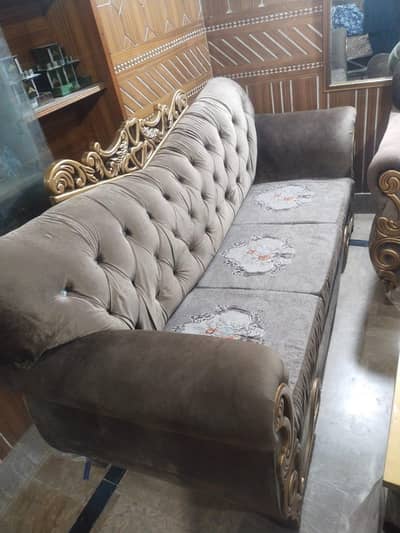 sofa set available for sale
