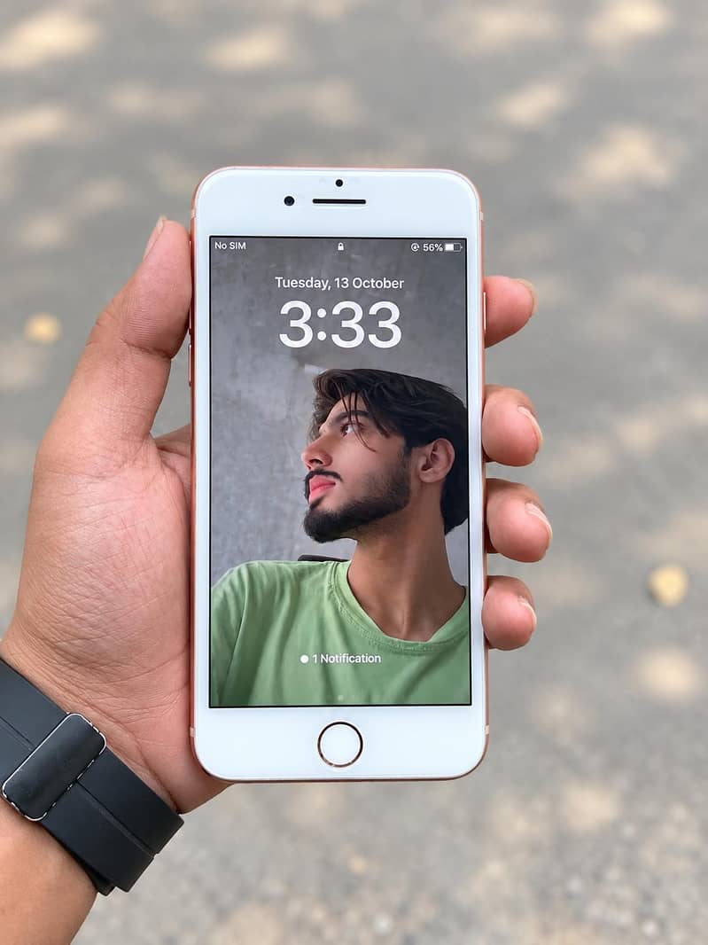 Apple iPhone 8 Plus 0