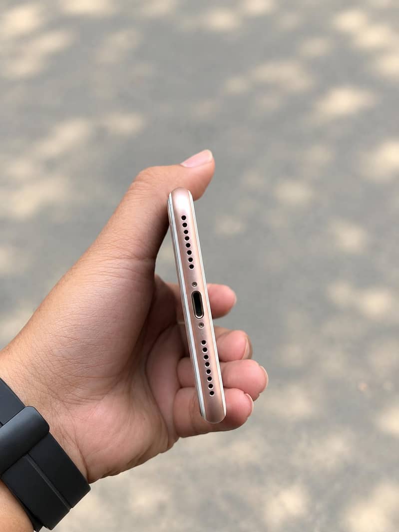 Apple iPhone 8 Plus 1