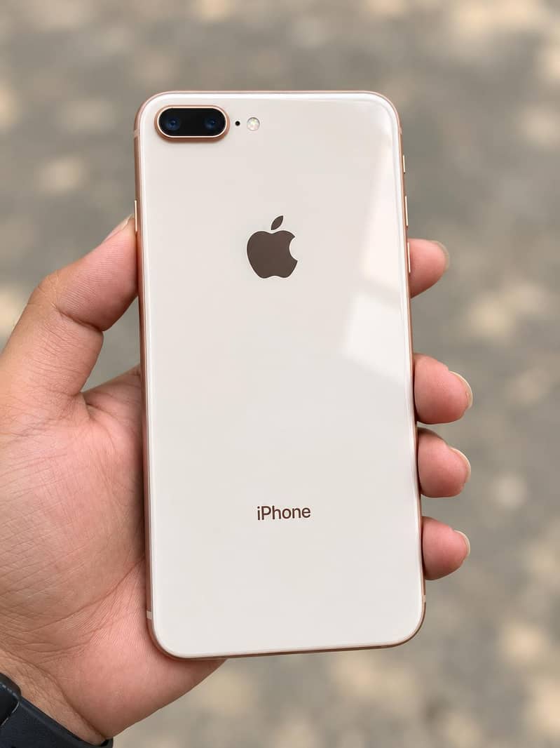 Apple iPhone 8 Plus 4