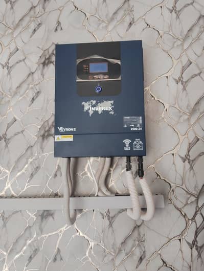 inverx vryoun two  2.5kw  pv 3000