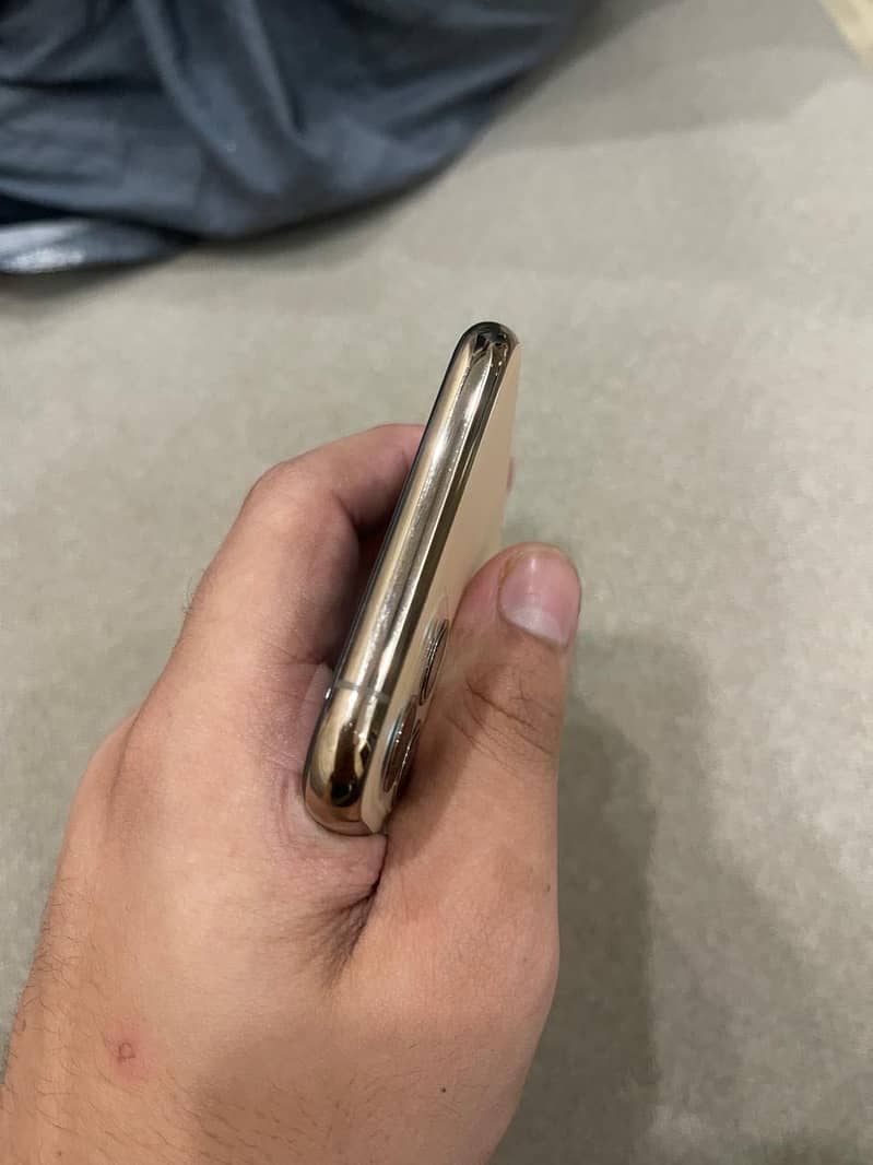 Apple iPhone 11 Pro 1